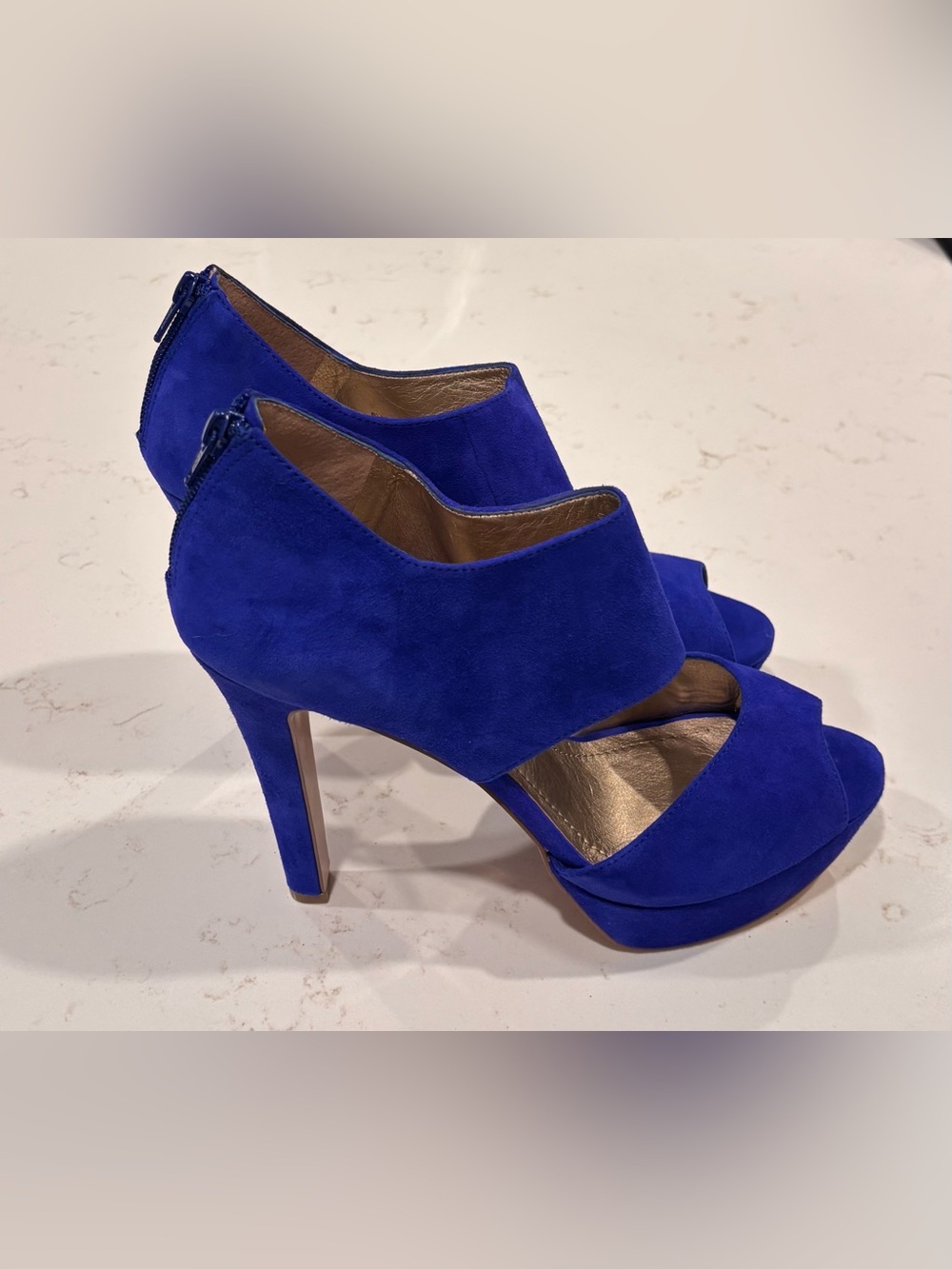 BCBG Platform Blue Velvet Leather Heels 9.5
